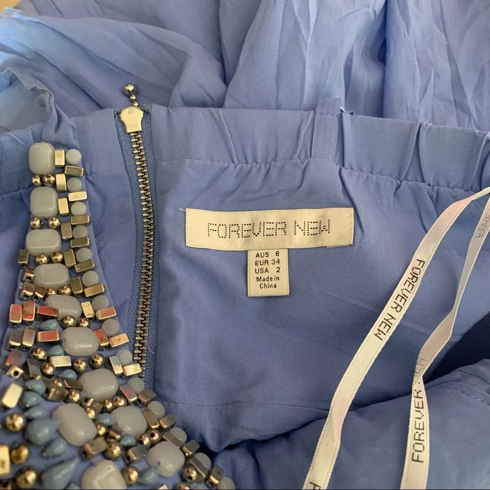 ๐ FOREVER NEW Dress with the Neck Design of Stitched Handcrafted Stones - Picture 10 of 11